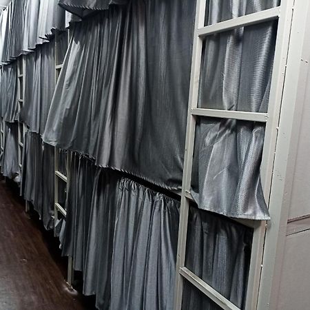 Saffron Dormitory Goregaon East Bombaj Zewnętrze zdjęcie